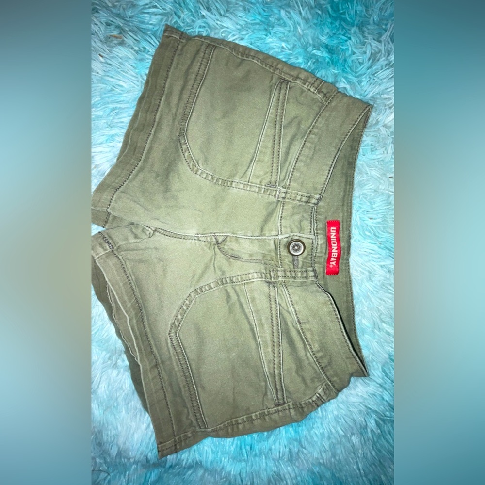 96% Cotton 4% Spandex Green Shorts